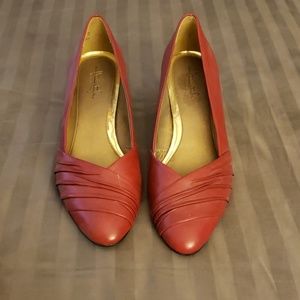 12W Red Hushpuppies w Low Heel